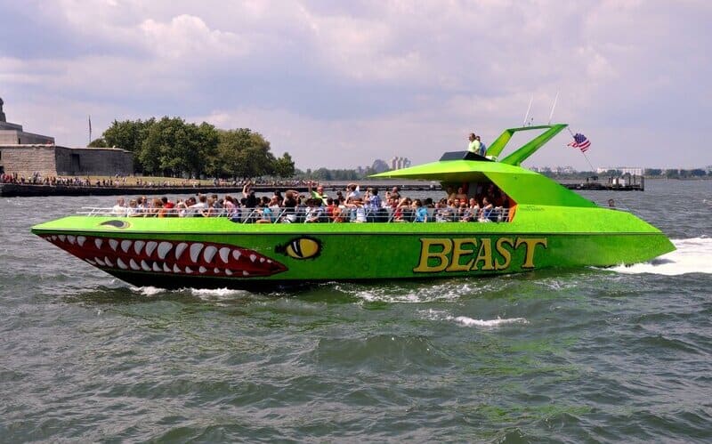 Fahrt mit einem Speedboot, New York