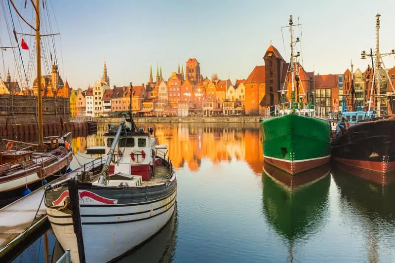 Boote auf der Motława vor der Danziger Altstadt